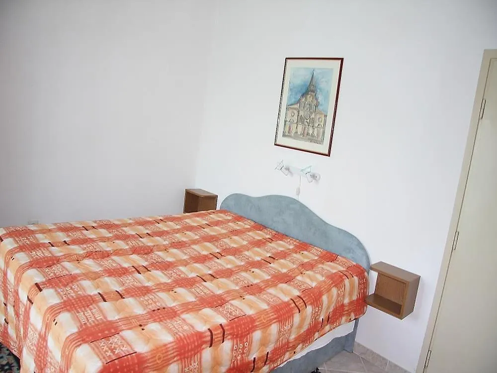 Apartments Laurana