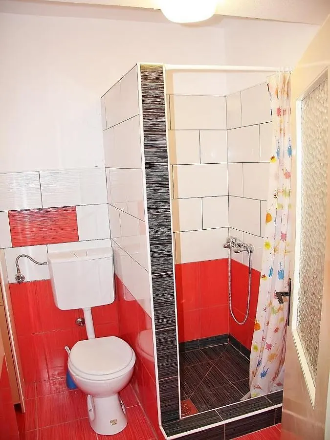 Apartments Laurana 3*,